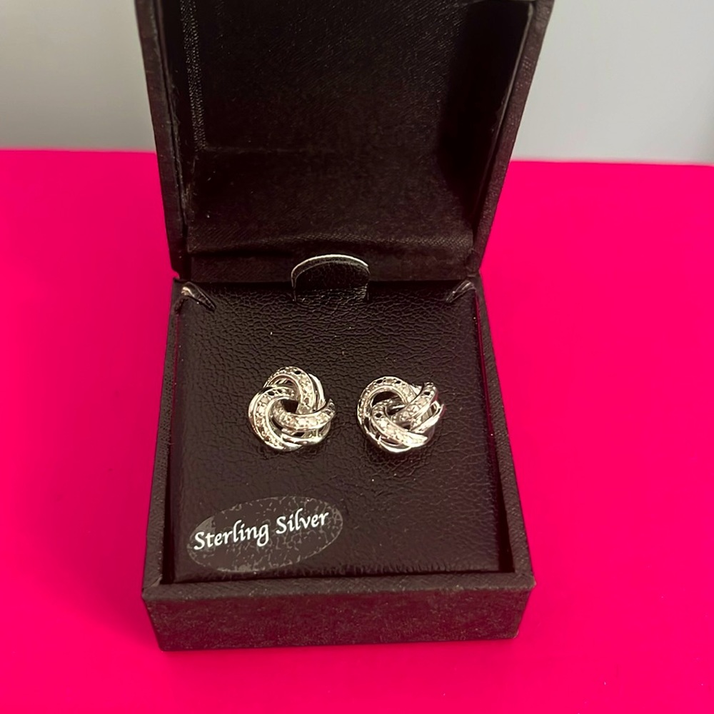 Knot diamond earrings - never worn, unable to return.